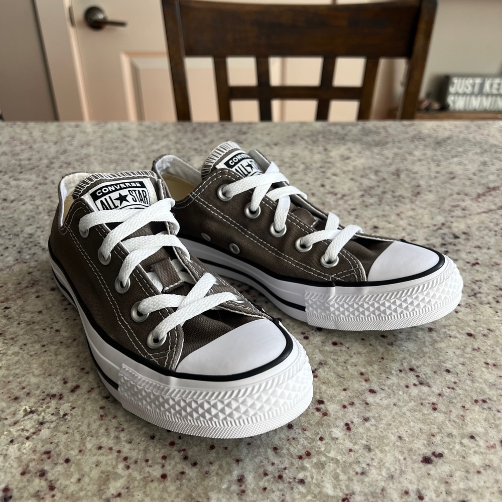 Converse Chuck Taylor All Star Canvas Classic  Gray Women’s Size 6 US 5J794